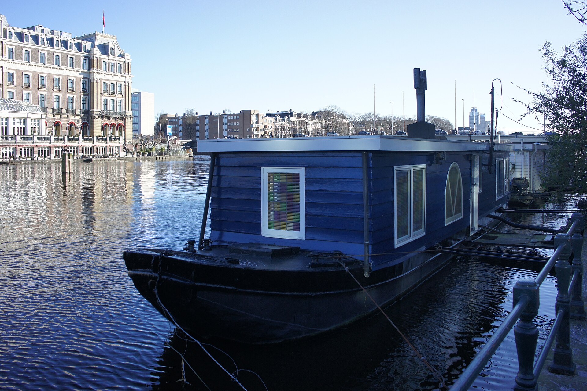 Casa flutuante de 1923 no Amstel