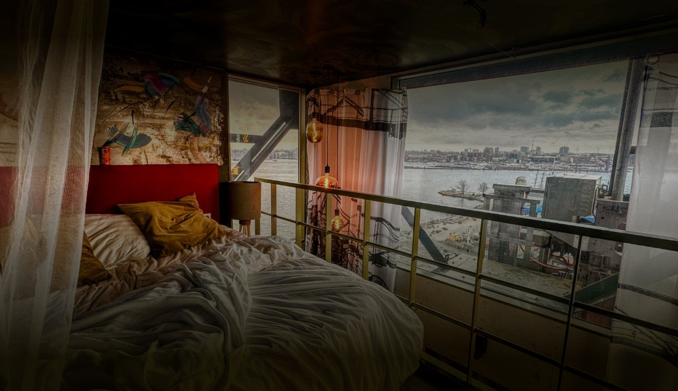 Faralda NDSM Crane Hotel