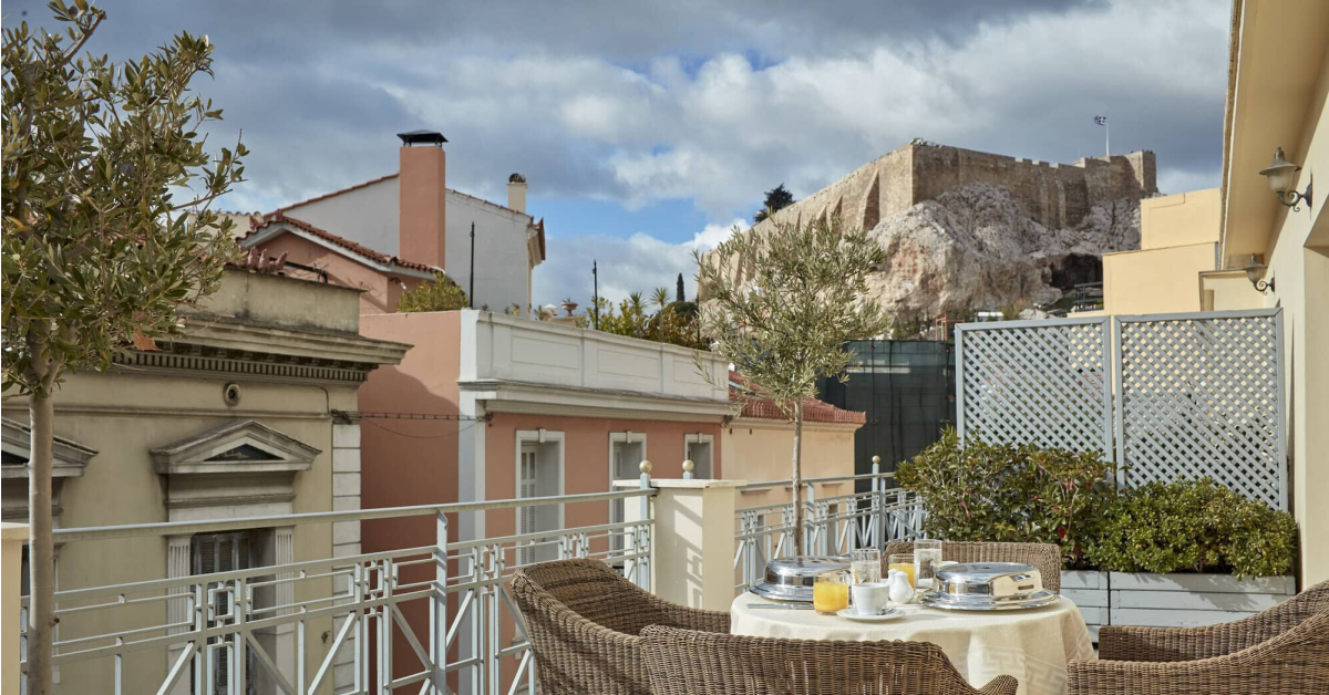 Ava Hotel & Suites