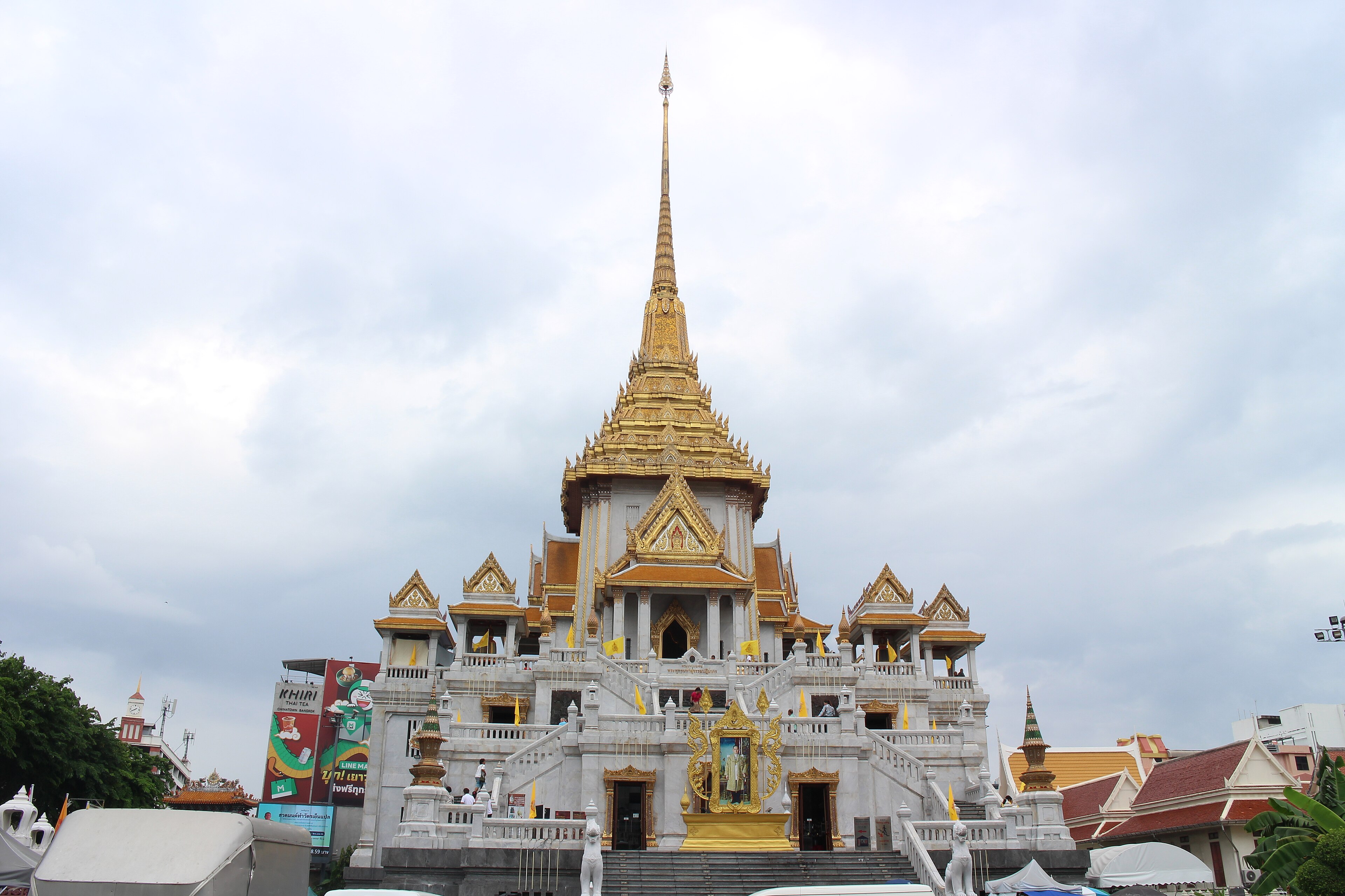 Wat Traimit