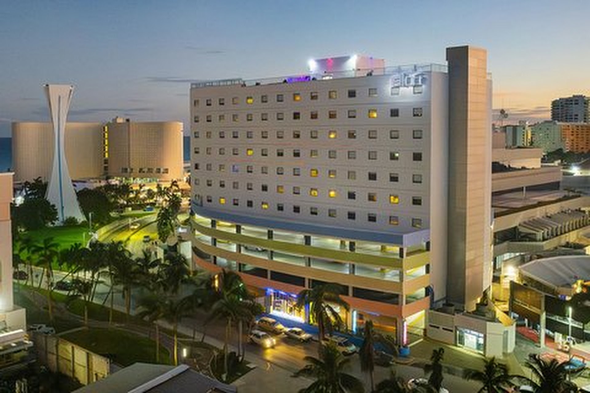 Aloft Cancun Centro