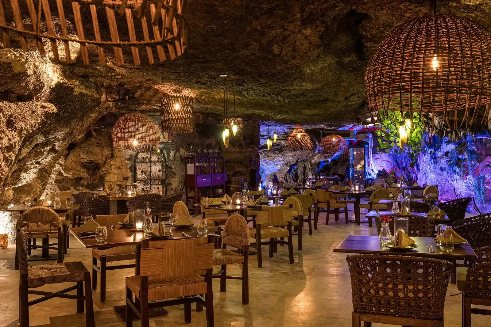 Alux Restaurant