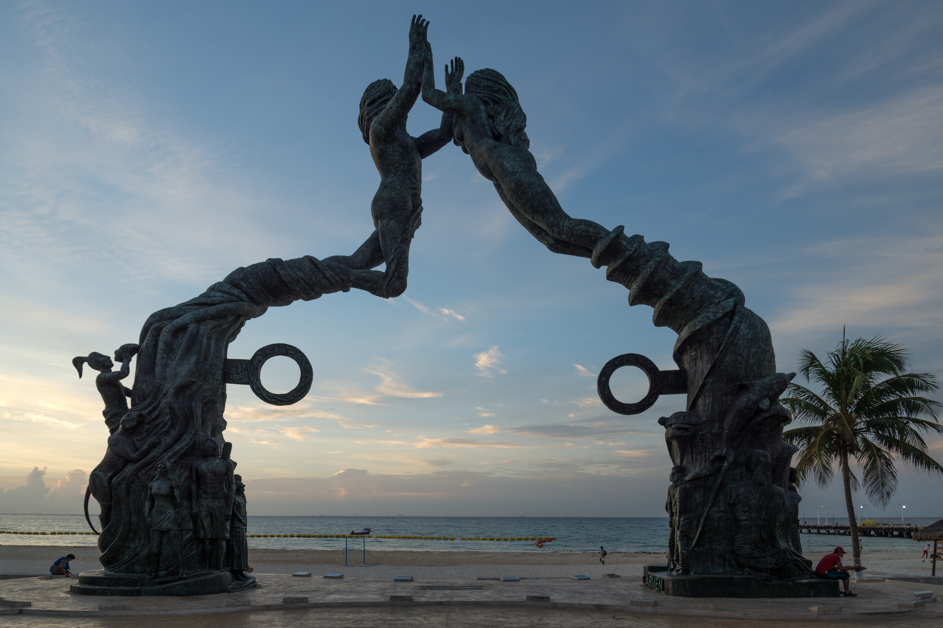 Parque Fundadores e Portal Maya