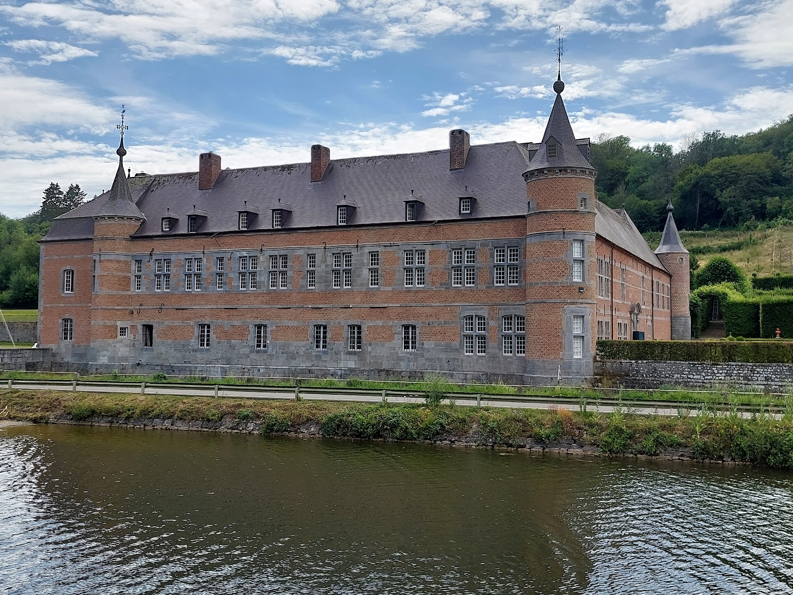 Château de Freÿr