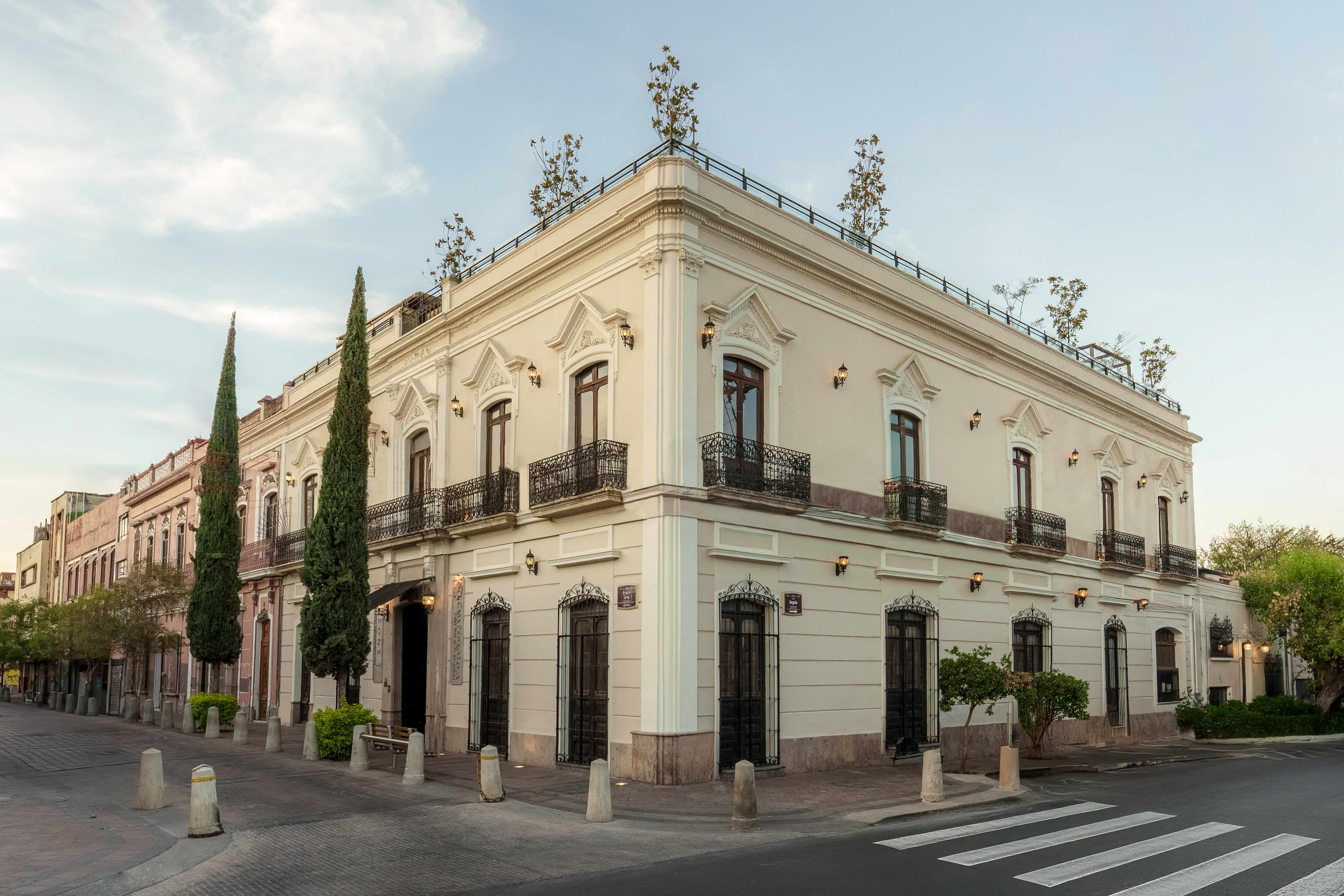 Casa Pedro Loza
