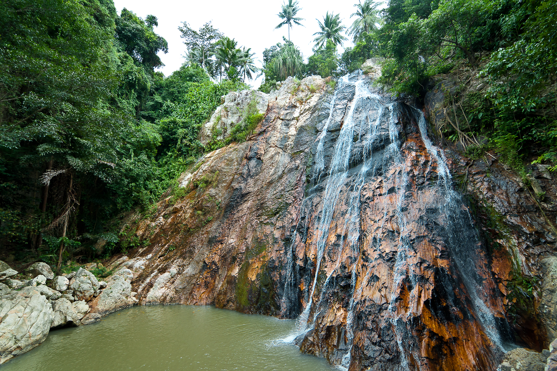 Na Muang Safari Park e Cachoeiras