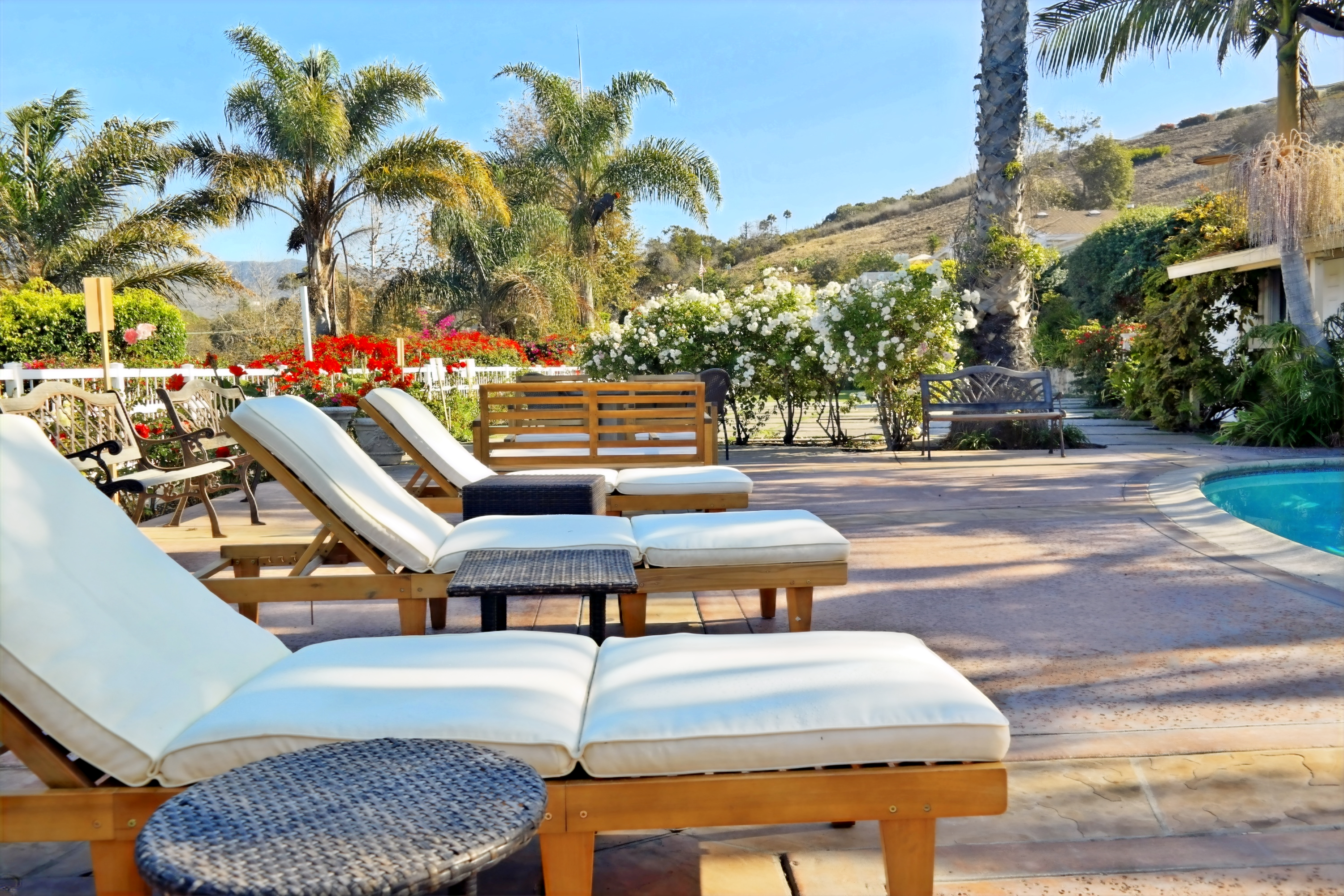 Malibu Country Inn