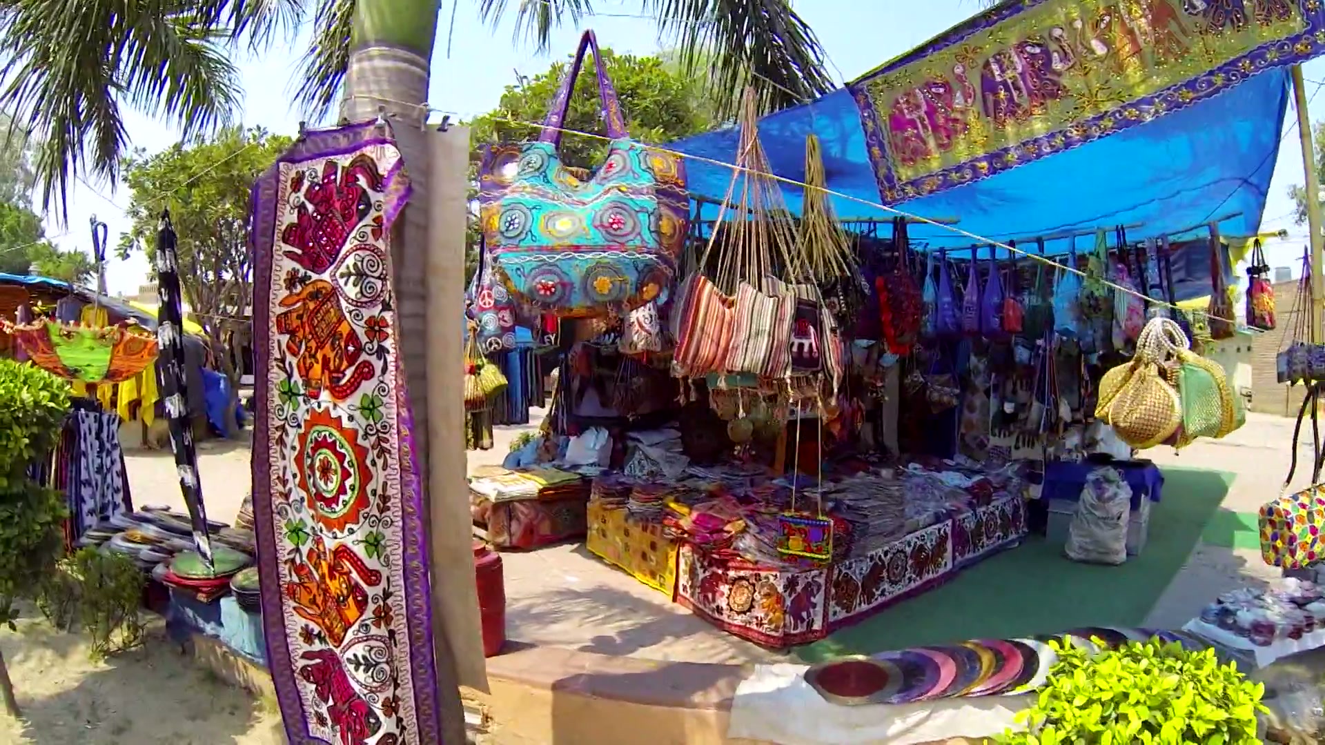 Dilli Haat INA (Delhi Hut)
