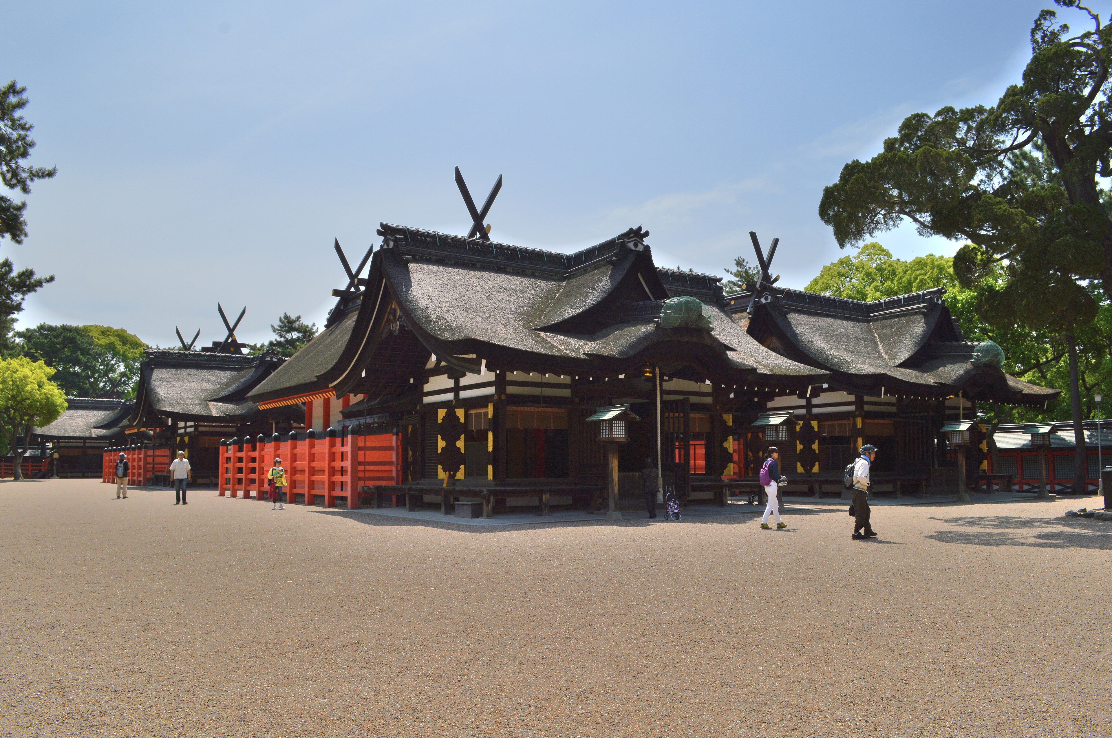 Santuário Sumiyoshi Taisha e a ponte curva vermelha