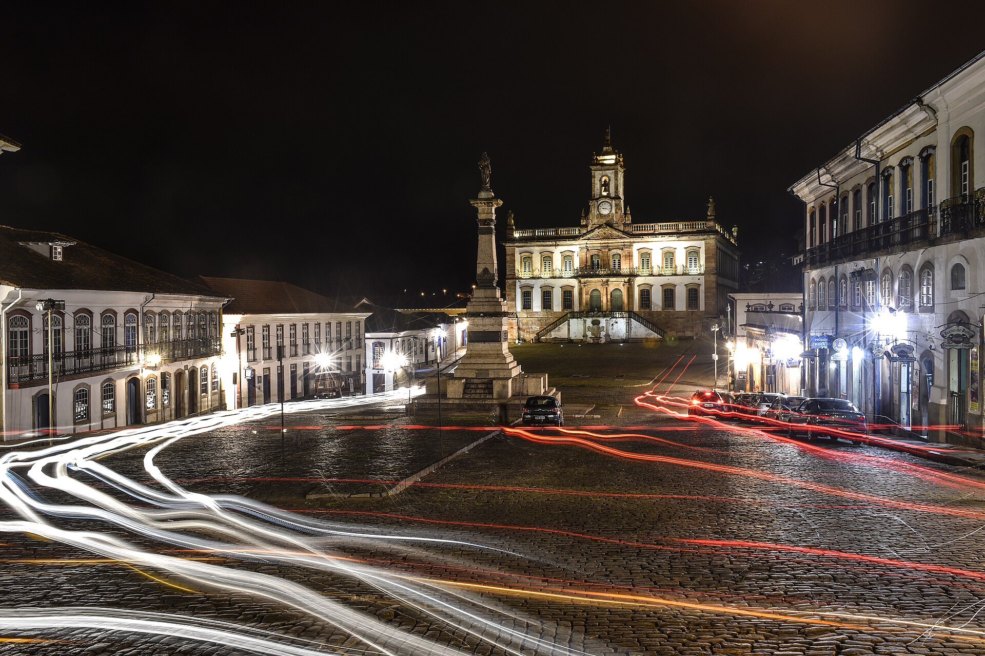 Feira de Artesanato e Pedras da Praça Tiradentes