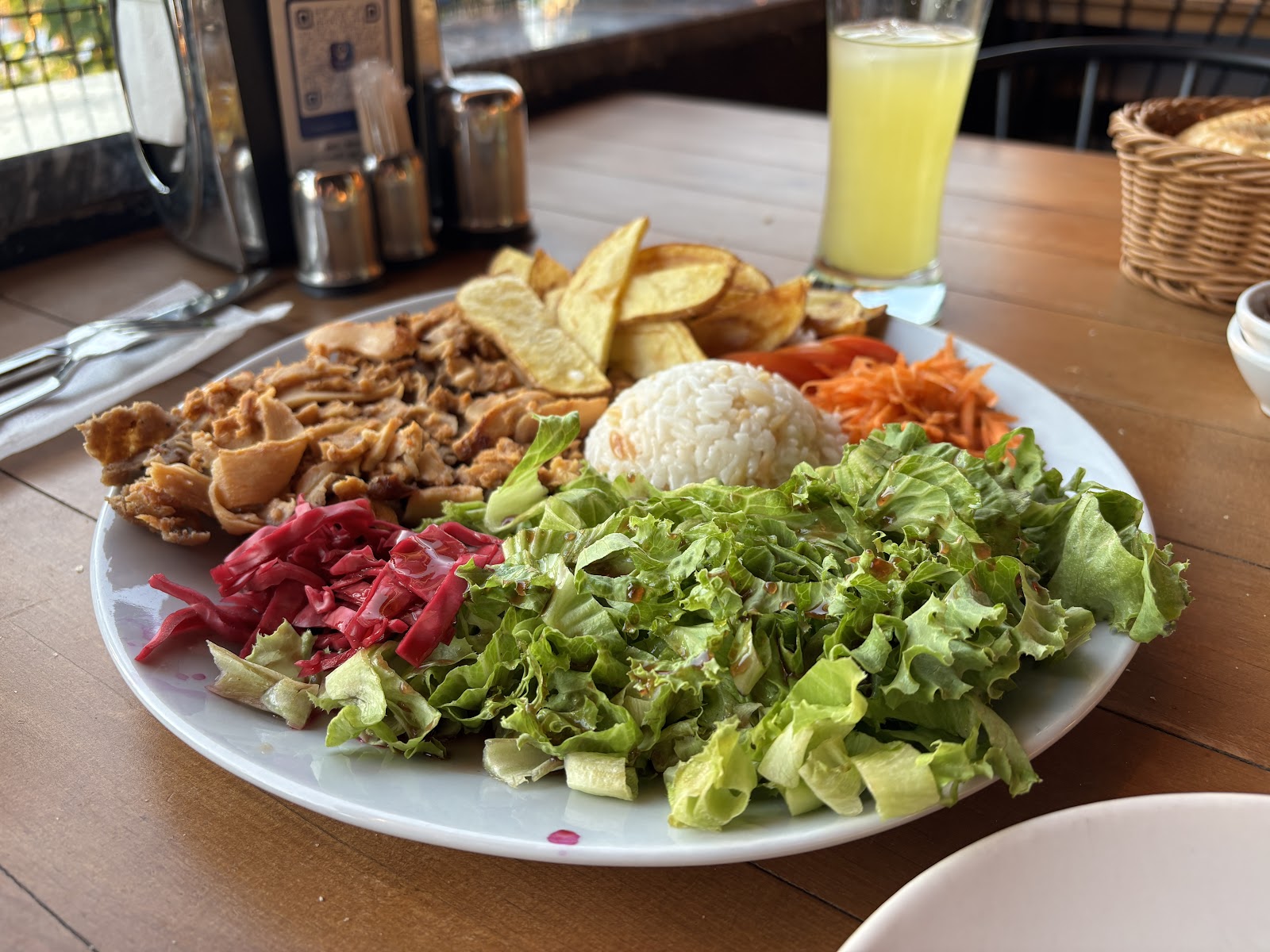 Mom Eve Restaurant
