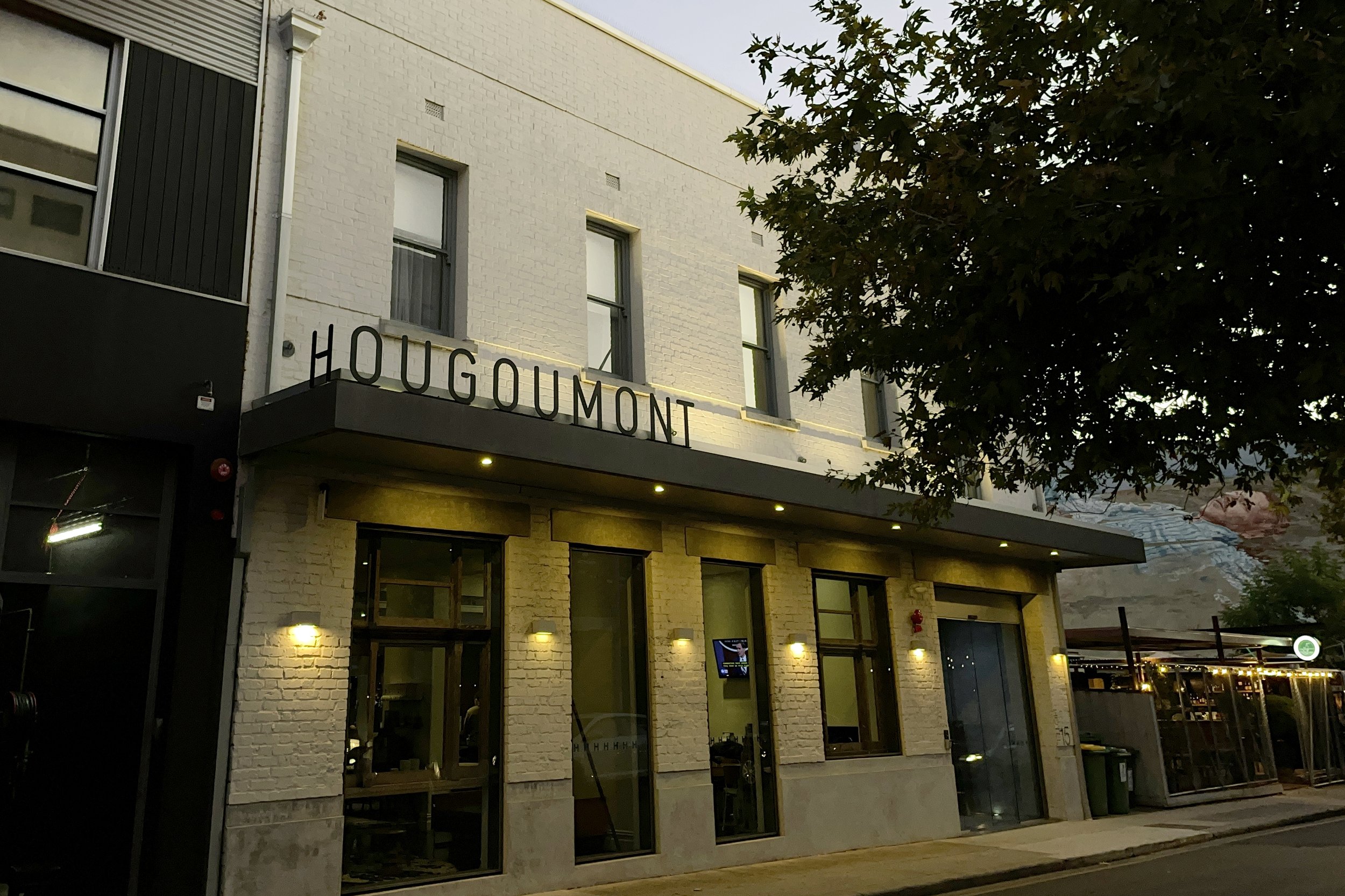 Hougoumont Hotel
