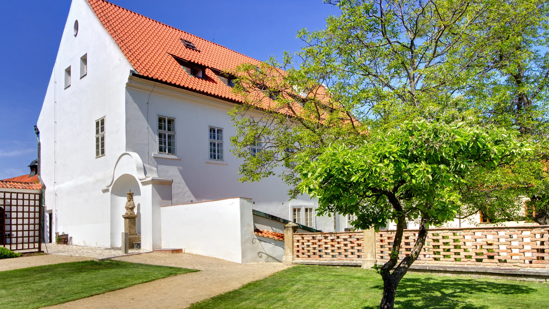 Hotel Monastery