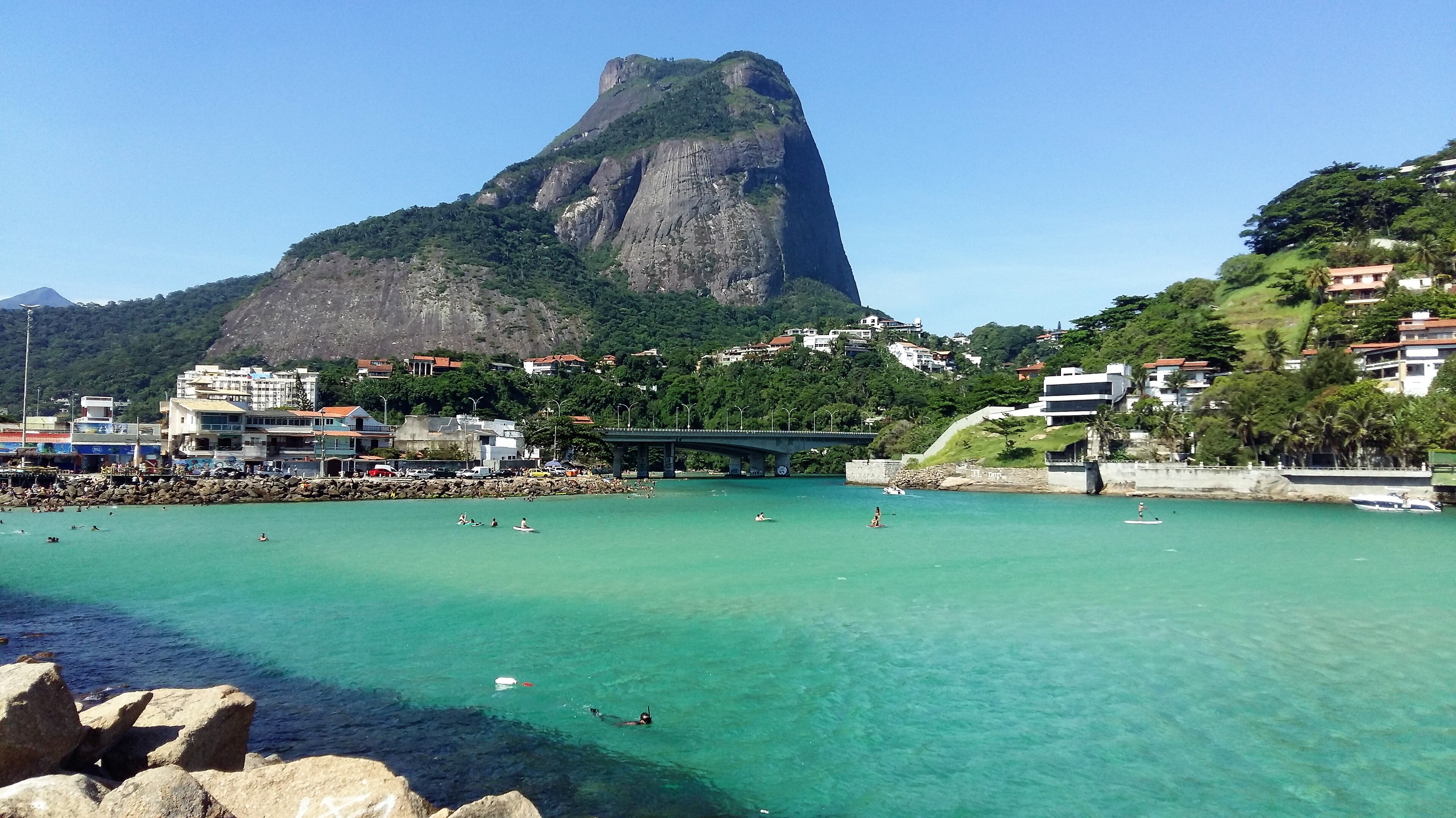 Praia dos Amores