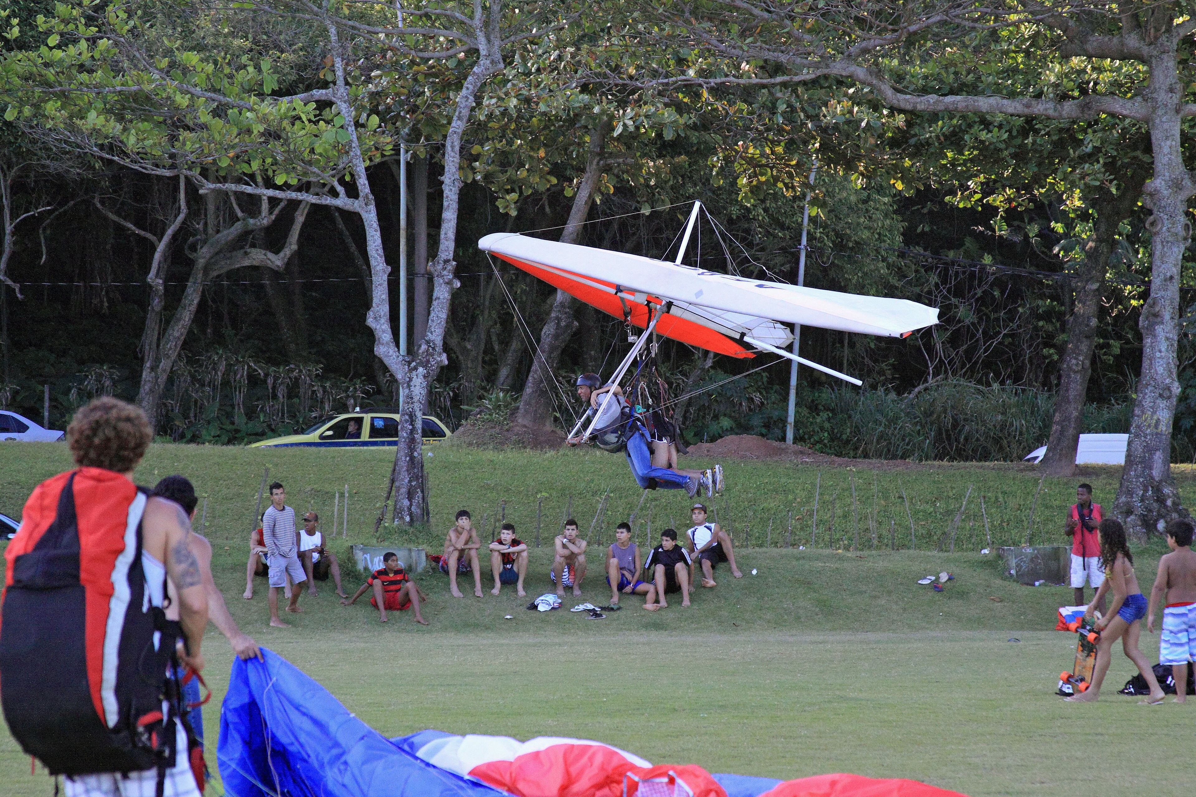 Ver pousos de asa-delta em São Conrado