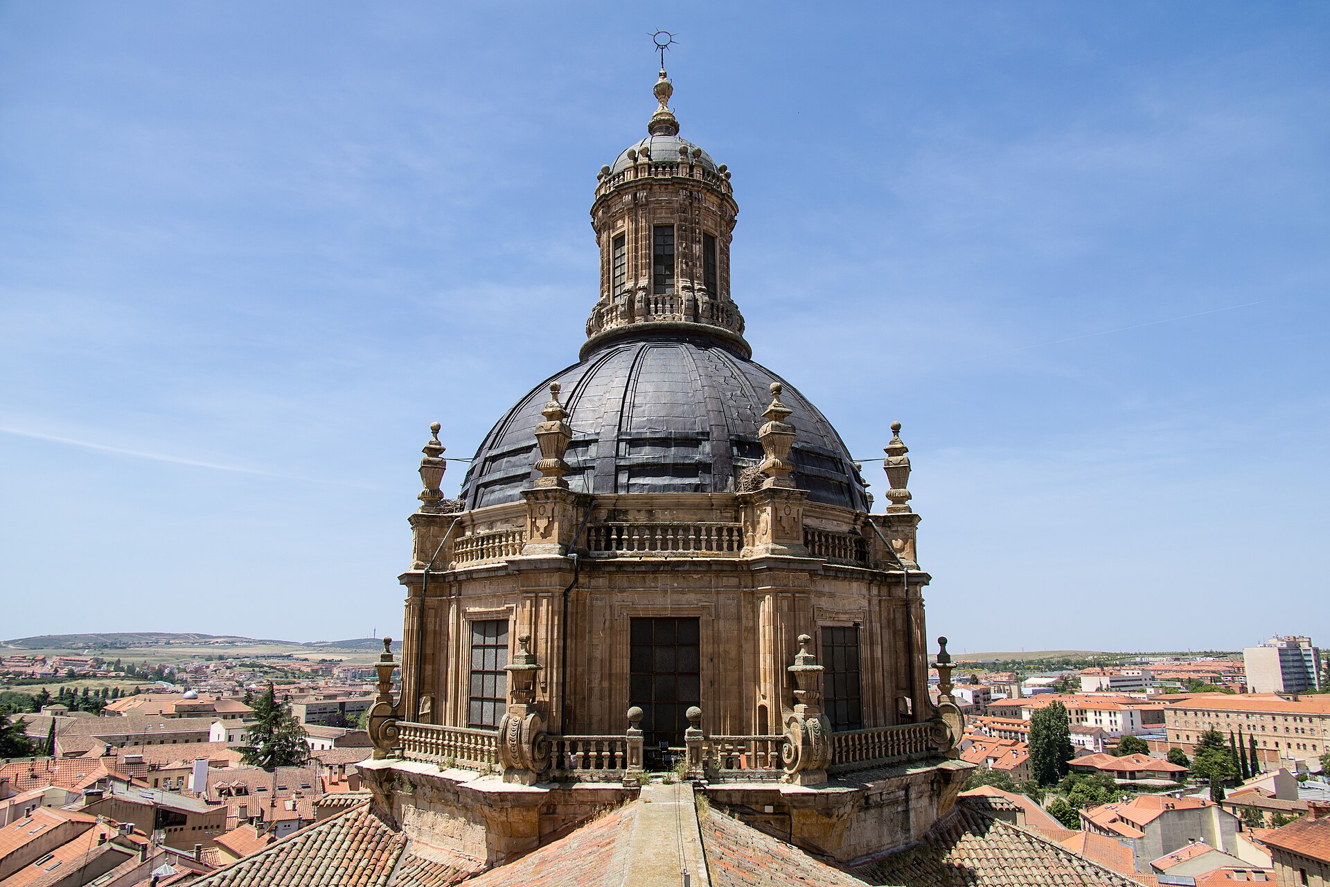 Scala Coeli, torres da Clerecía