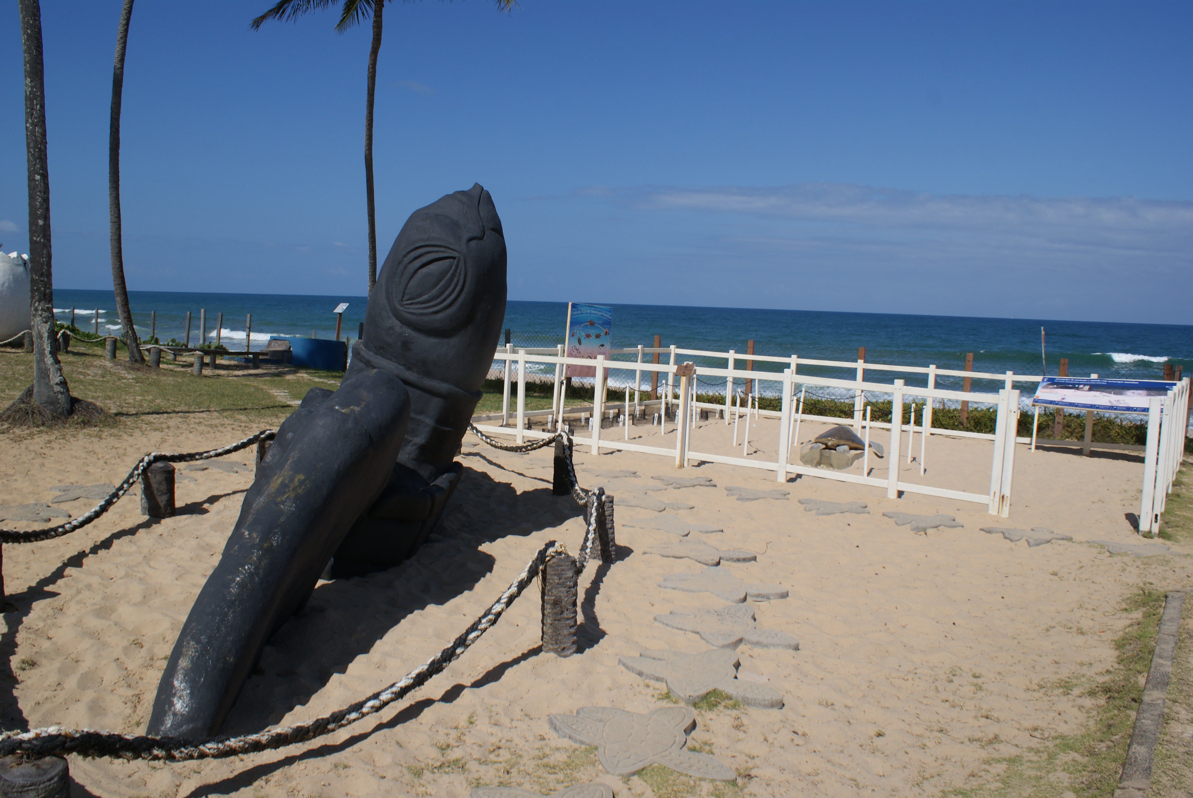 Arembepe, vila e praia