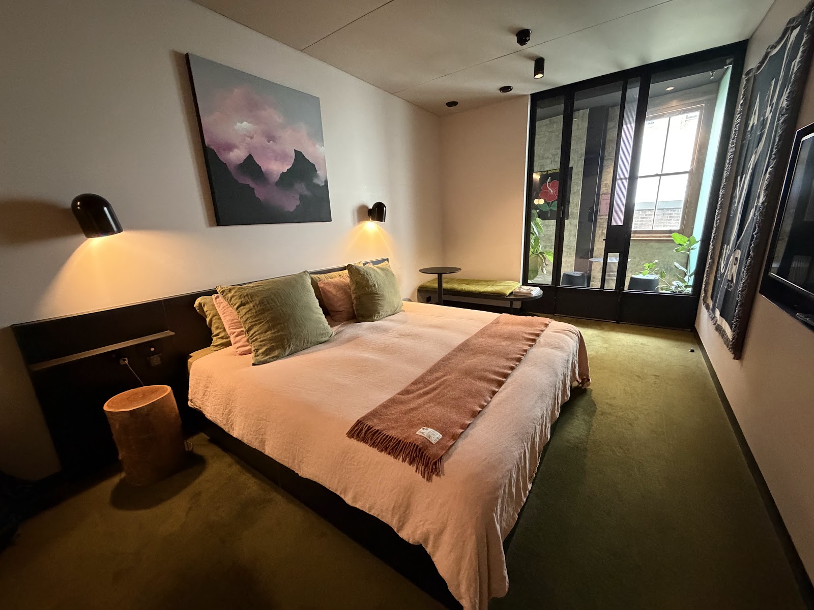 Paramount House Hotel