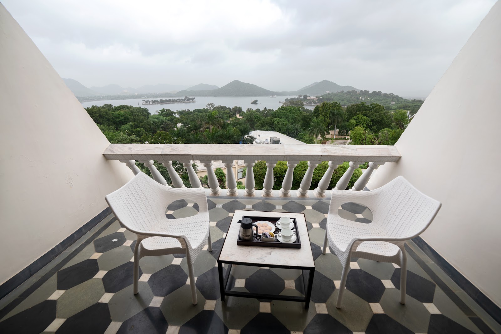 Hotel Hill Top Palace